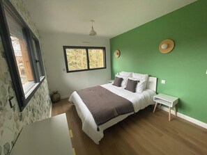 5 bedrooms, iron/ironing board, WiFi, bed sheets - Gîte de l'Epinay "Myrtille" with indoor pool for year-round enjoyment! (ROUEN)