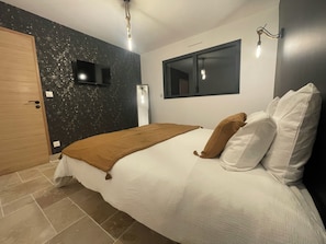 5 bedrooms, iron/ironing board, WiFi, bed sheets - Gîte de l'Epinay "Myrtille" with indoor pool for year-round enjoyment! (ROUEN)