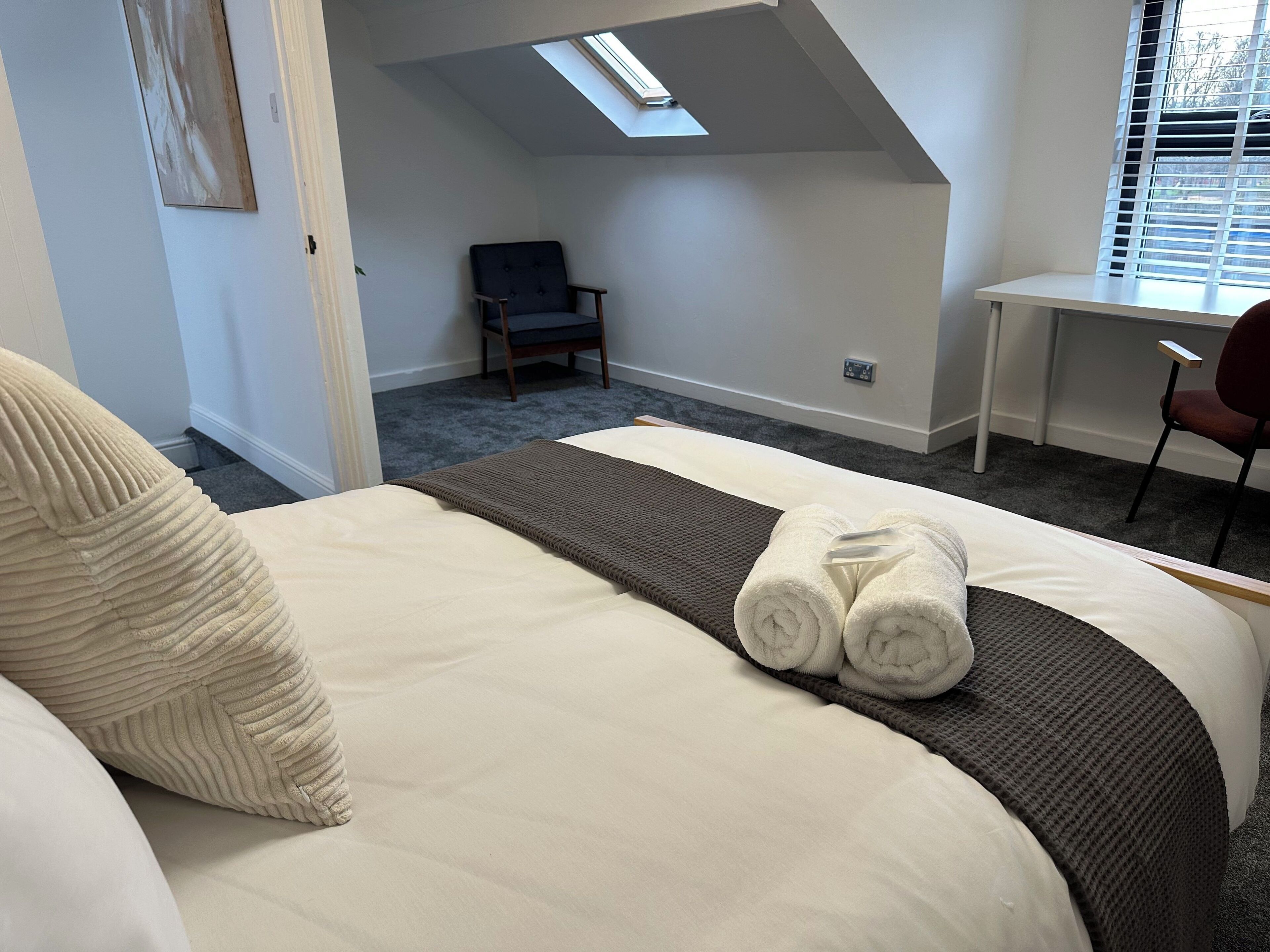 Iron/ironing board, internet, bed sheets