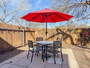 Outdoor dining - Dog-Friendly South Austin w/ Private Yard! (Austin)
