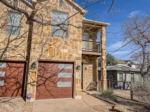 Exterior - Dog-Friendly South Austin w/ Private Yard! (Austin)