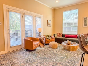 TV - Dog-Friendly South Austin w/ Private Yard! (Austin)