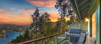 Lake View Cozy Bear Cabin - Adorable Crestline Relaxing Getaway