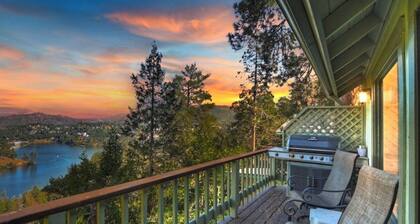 Lake View Cozy Bear Cabin - Adorable Crestline Relaxing Getaway