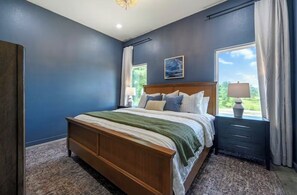 5 habitaciones, tabla de planchar con plancha, wifi y ropa de cama