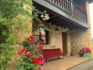 Family Apart Daire, 2 Yatak Odası, Veranda, Dağ Manzaralı (Apartamentos La Quintana de Romillo) | Teras/veranda