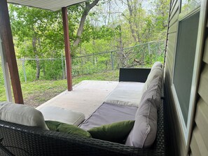 Terrace/patio - Entire Home Near Downtown, Less than 10 min Drive (Pittsburgh)