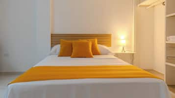 Standard Double Room | Free WiFi, bed sheets