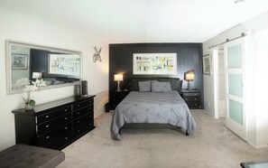 Desk, WiFi - 'The Painted Lady' Cathedral Springs 2-2 Condo (Cathedral City)