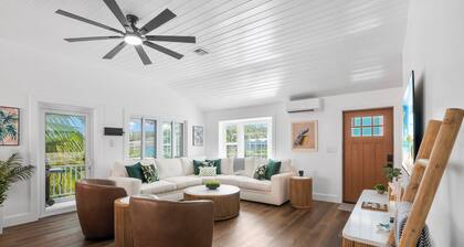 Newly Remodeled Freestanding Luxury Hillside Retreat