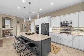 Microwave, oven, stovetop, dishwasher - NEW! Oro Valley Home w/Mountain Views, Desert Serenity, Privacy, Pool & More (Oro Valley)