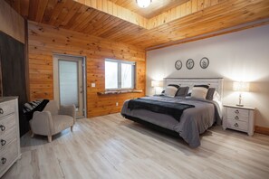 8 bedrooms, iron/ironing board, WiFi, bed sheets