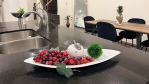 Dining - Serenity Home in Brampton (Brampton)