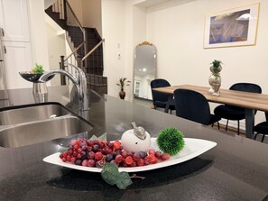 Dining - Serenity Home in Brampton (Brampton)