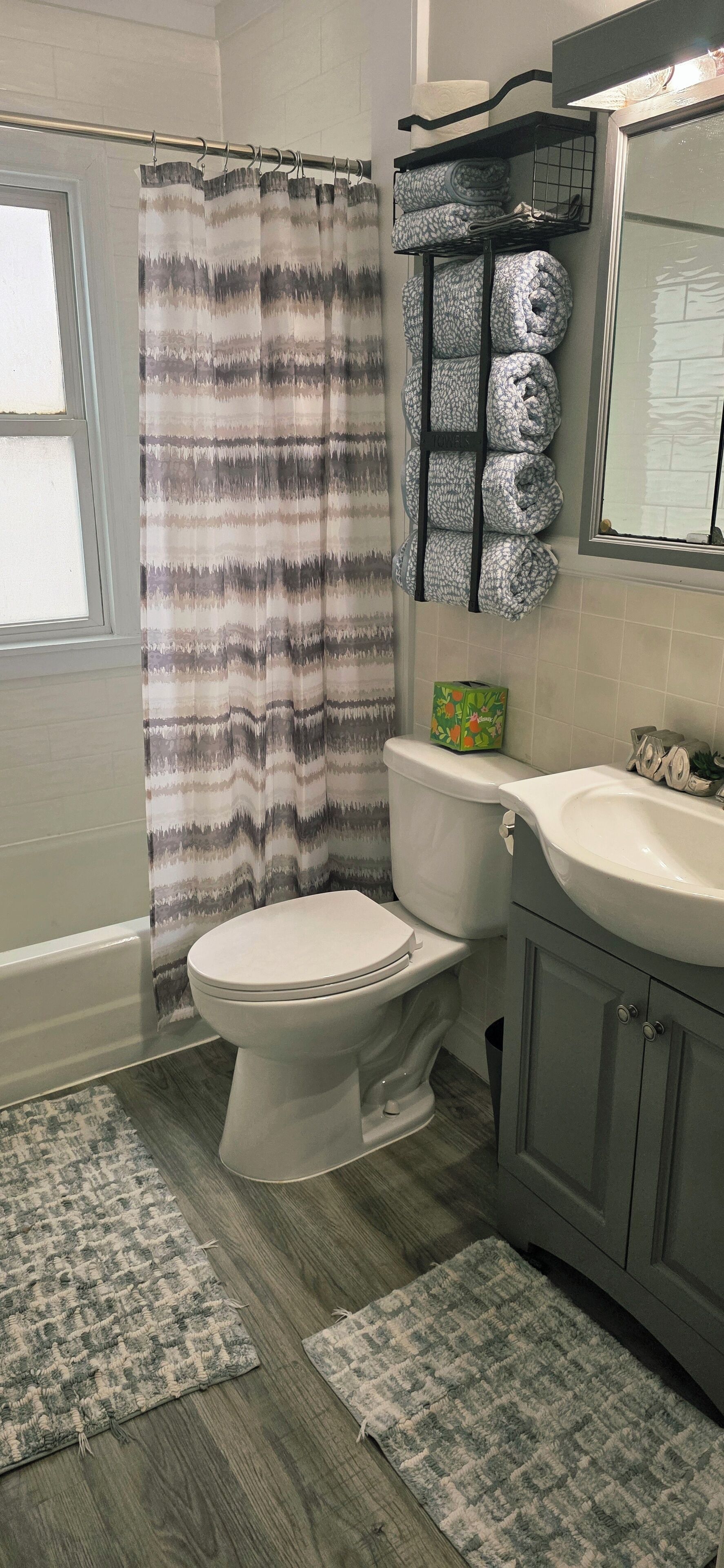 Haartrockner, Handtücher, Toilettenpapier