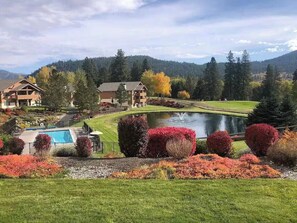 Property grounds - Enjoy our beautiful two-bedroom condo over Christmas break. (Leavenworth)
