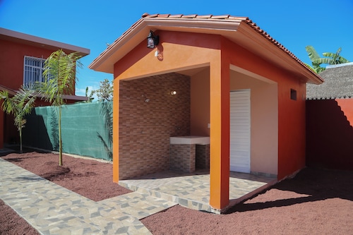 Casa Naranja - Casa de 5 Cuartos 6 baños de Lujo y Confort