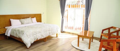 Bügeleisen/Bügelbrett, WLAN, Bettwäsche