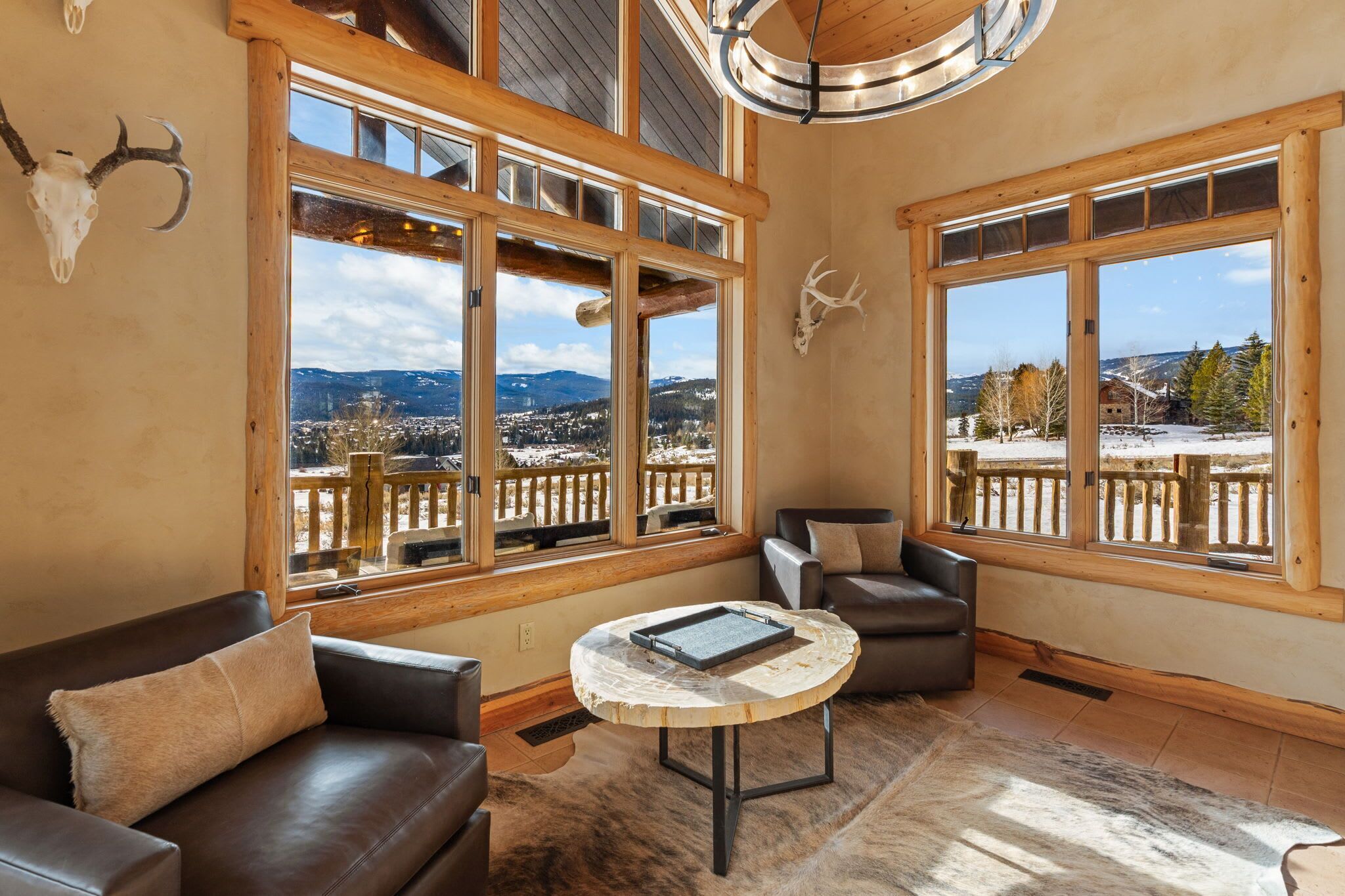 Televisie en een open haard