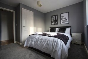 2 Schlafzimmer, Bügeleisen/Bügelbrett, kostenloses WLAN, Bettwäsche