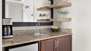 Private kitchen - 2-bedroom condo steps to beach! Marriott Beach Place Towers (Fort Lauderdale)