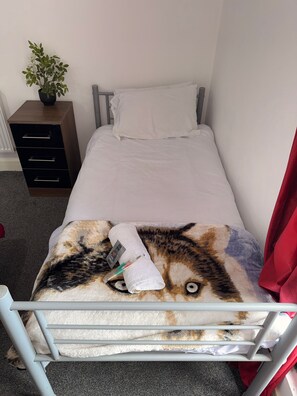 Apartment, 1 Bedroom, Smoking, Balcony | 2 bedrooms - 1 Bedroom Flat Apartment With hot tub on the Balcony & City View, Sleeps 4ppl (Bournemouth)