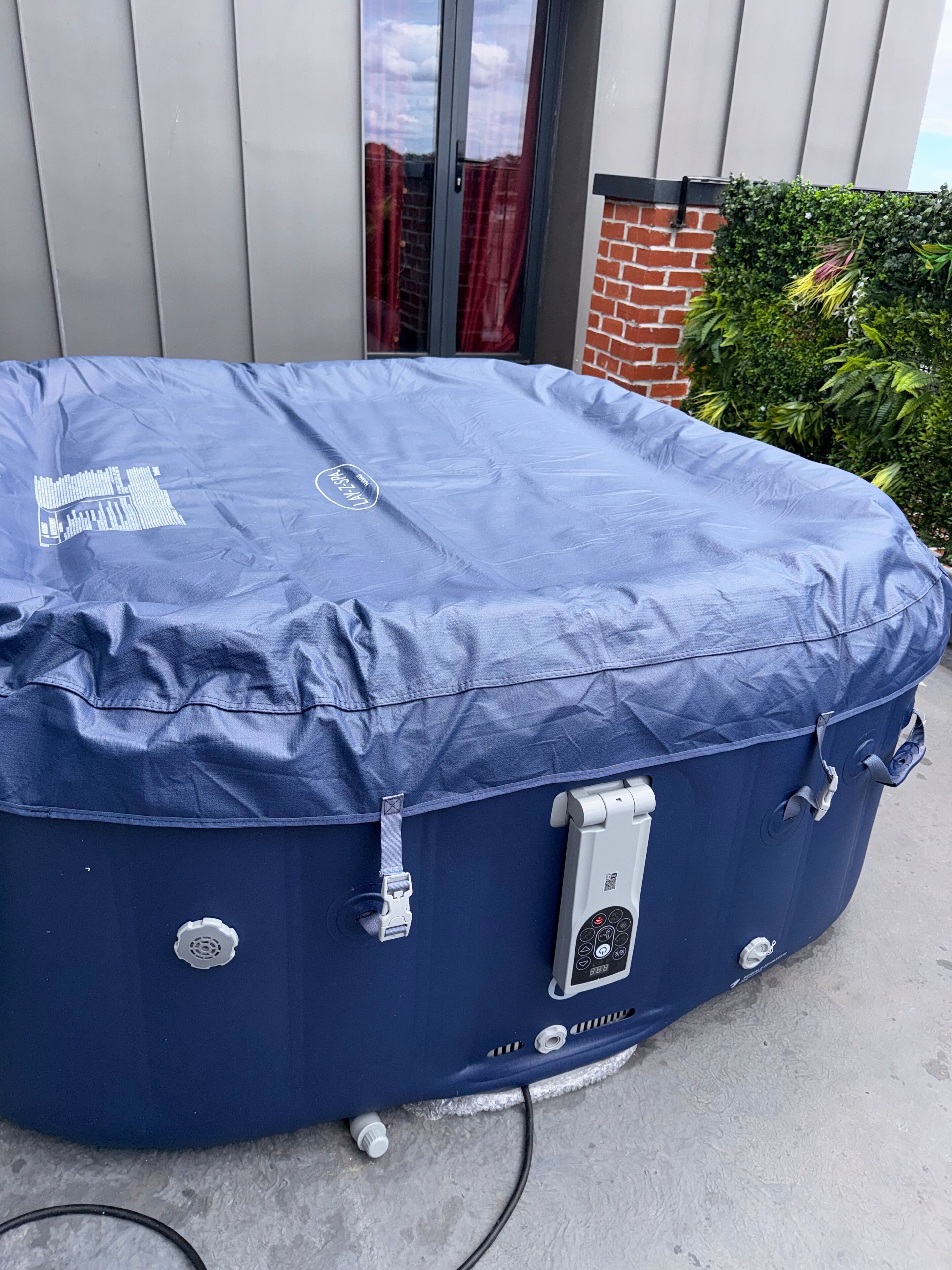 Apartment, 1 Bedroom, Smoking, Balcony | Outdoor spa tub