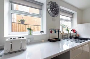 Interior - Luxury Liverpool Stay – 5 Min LFC, 10 Min City (Liverpool)