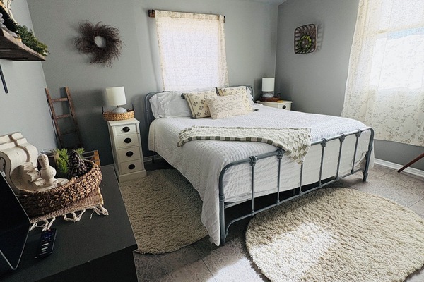 2 soverom, skrivebord, wi-fi (inkludert) og sengetøy