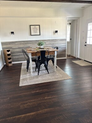 Dining - The Orchard House Located in beautiful Fincastle, Va. (Fincastle)