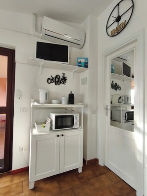 Interior - Two-room apartment with veranda, San Teodoro (San Teodoro)