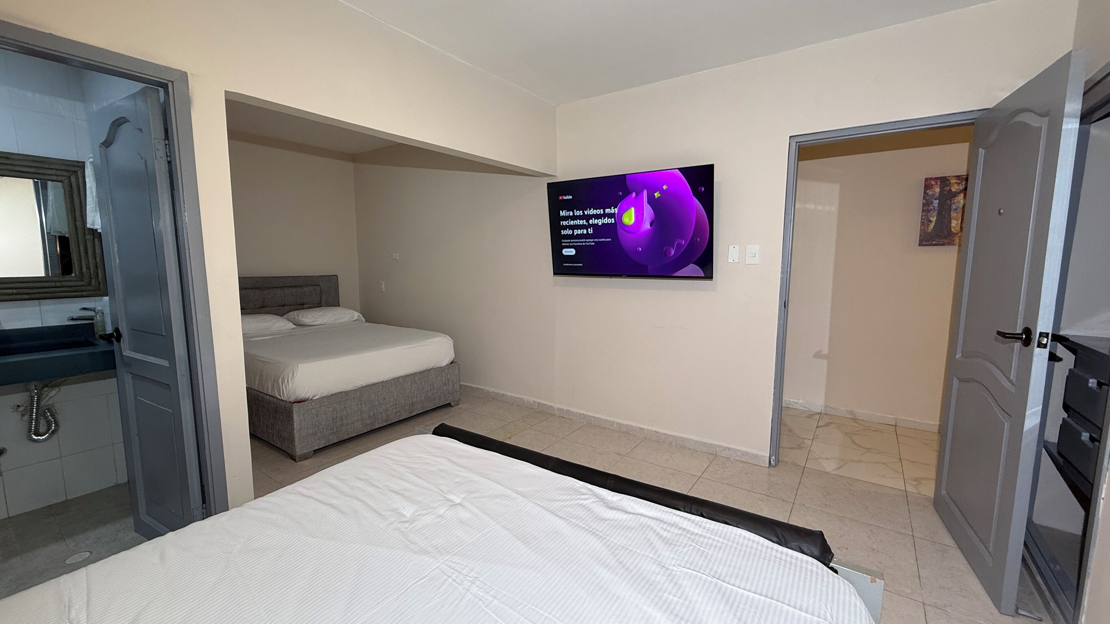 Iron/ironing board, WiFi, bed sheets