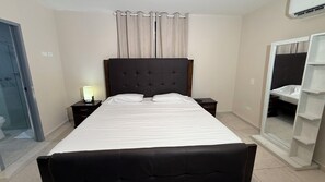 7 bedrooms, iron/ironing board, WiFi, bed sheets - Casa Crespo Real - Private swimming pool - suitable for flights - 7 bedrooms and 8 bathrooms (Cartagena de Indias)