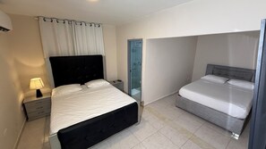 7 habitaciones, tabla de planchar con plancha, wifi y ropa de cama 