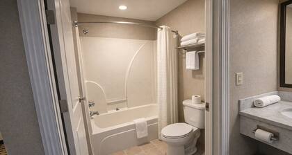 Springplace Inn & Suites