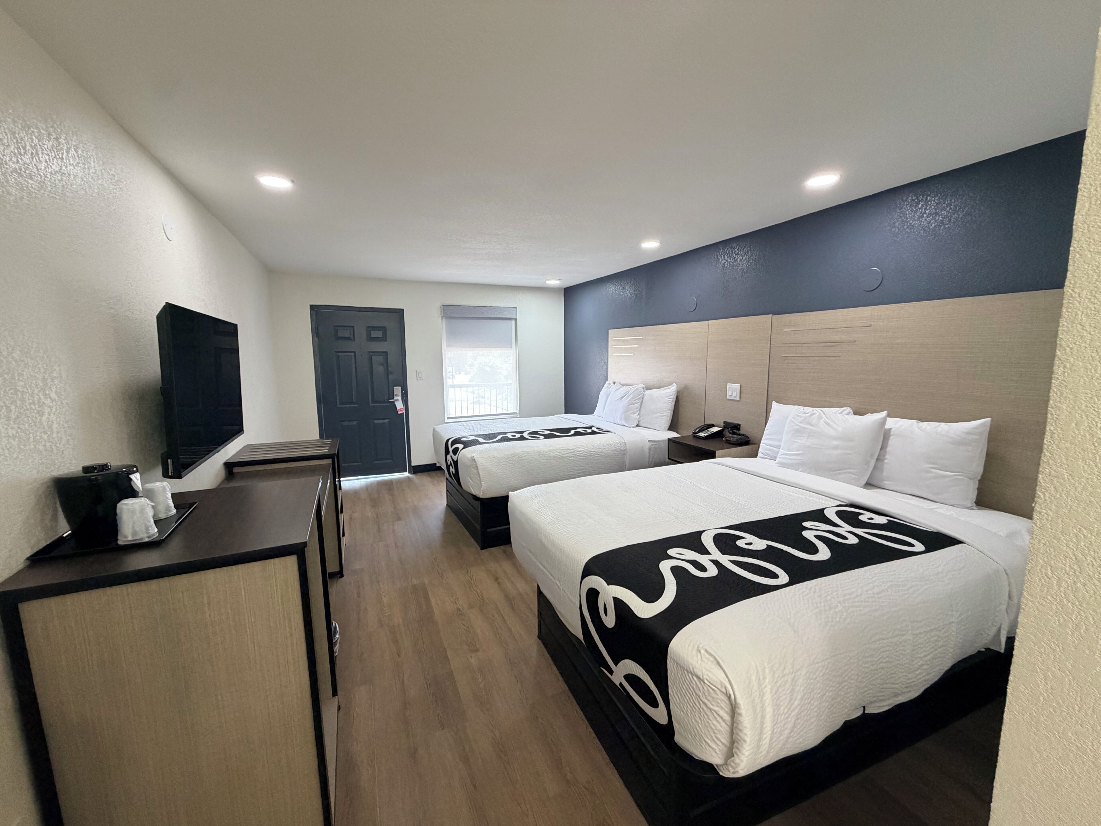 Double Room | Desk, laptop workspace, blackout drapes, iron/ironing board