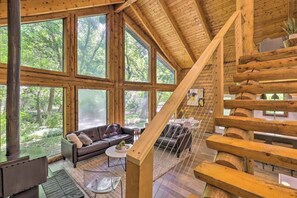 Smart TV, video games - Lovely 3-bed creekside cabin near Sundance perfect for your getaway (Provo)