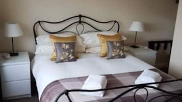 1 bedroom, iron/ironing board, WiFi, bed sheets