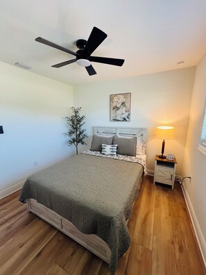 Room - Modern Oasis Near Hard Rock Tampa (Tampa)
