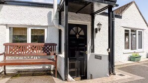 Unclassified image, 4 of 38, button - 2 bedroom self catering apartment with amazing views Chalet studio (Grange-over-Sands)