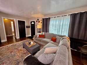 Smart TV, books - Garden Cottage | Close to SLC (Midvale)