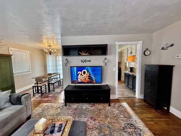 Smart TV, books - Garden Cottage | Close to SLC (Midvale)