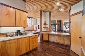 Copper mine | Interior - Idyllwild Realty Vacations (Idyllwild)