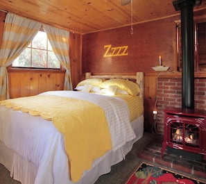 Iron/ironing board, free WiFi - Idyllwild Realty Vacations (Idyllwild)