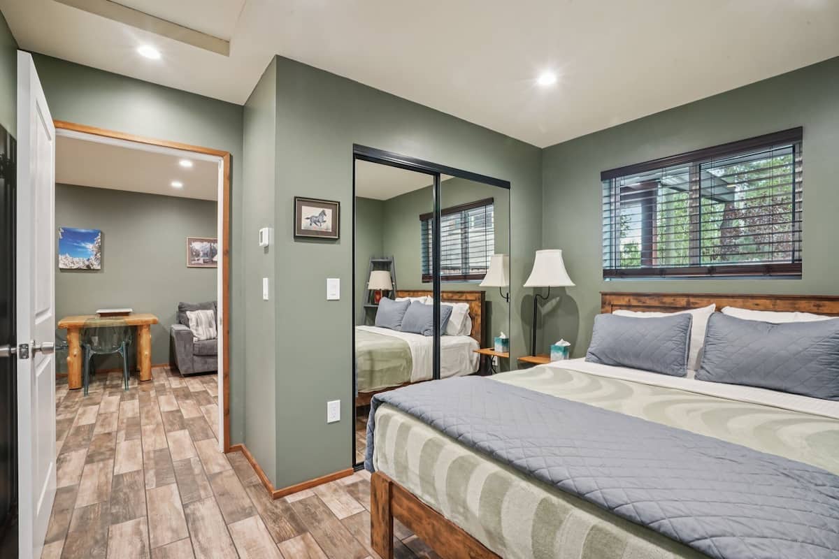 Casa estàndard, vistes a la muntanya | Planxa i posts de planxar i wifi gratuïta