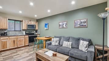 Lookout | Khu phòng khách