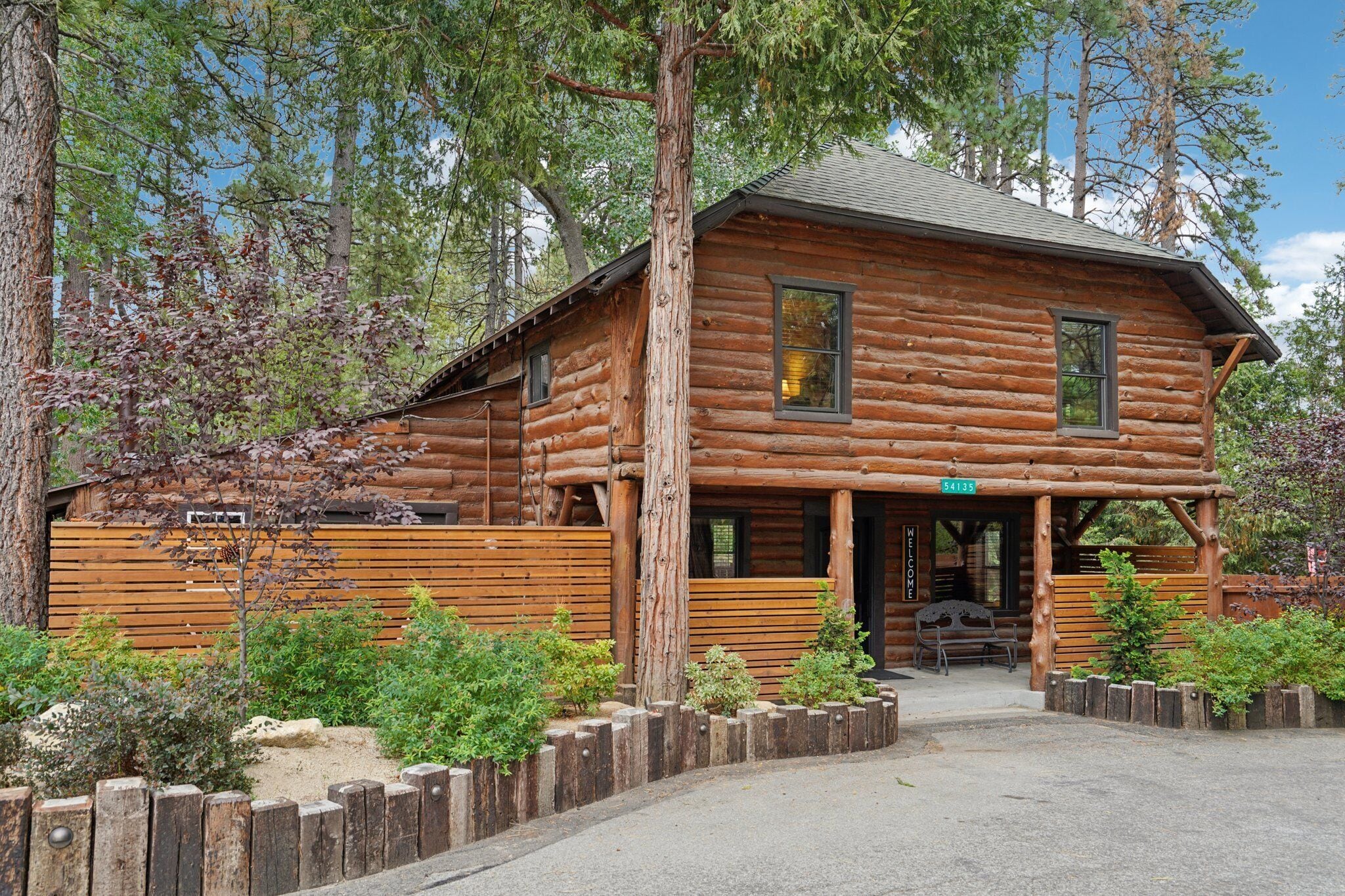 Yesteryear | Ngoại thất