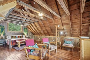 Standard House, Mountain View | Iron/ironing board, free WiFi - Idyllwild Realty (Idyllwild-Pine Cove)