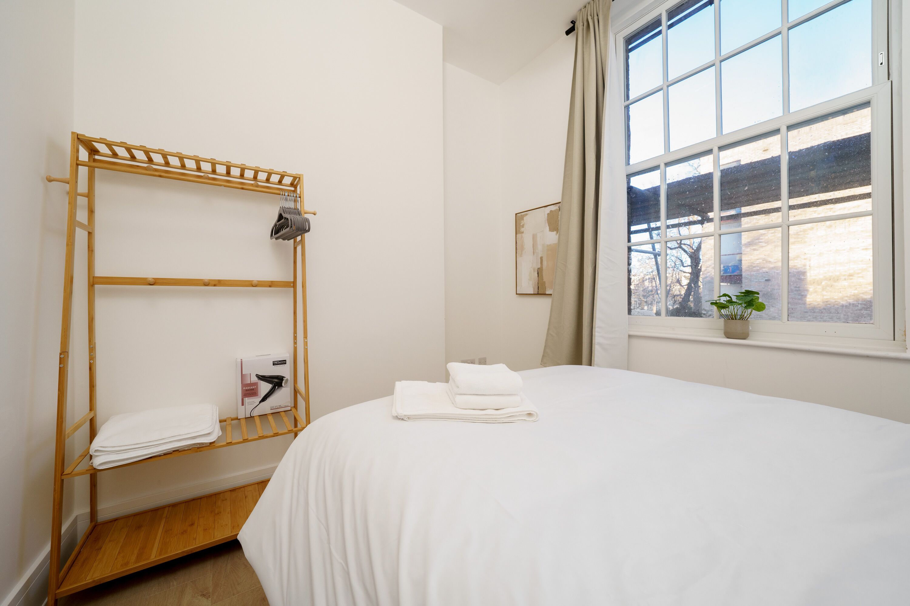 1 bedroom, iron/ironing board, travel cot, free WiFi