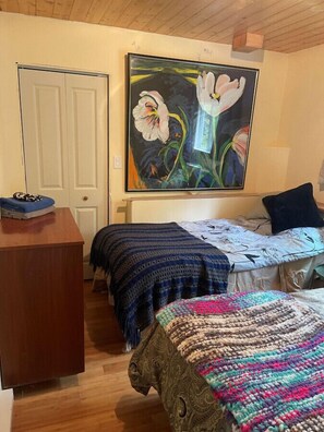 2 Schlafzimmer, Schreibtisch, Bügeleisen/Bügelbrett, WLAN